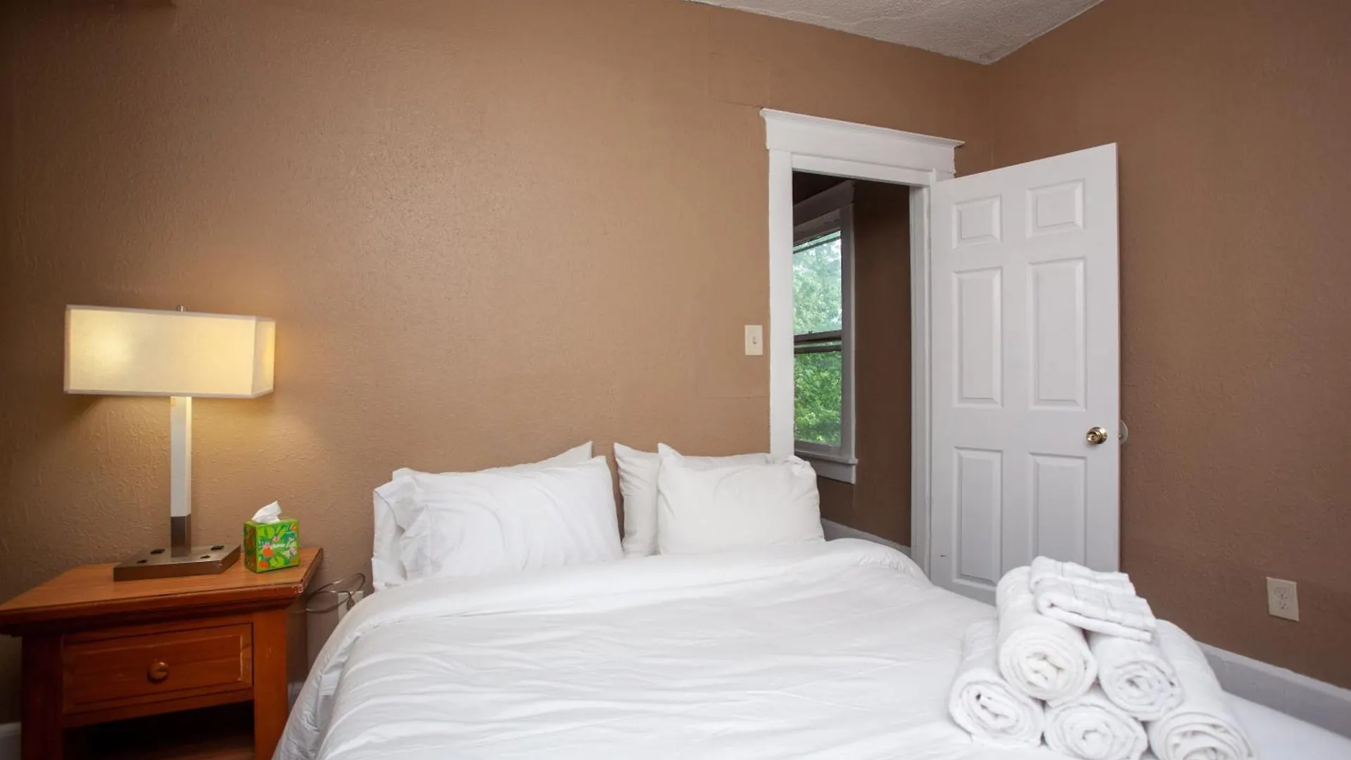Apartment Your Midtown Hideout Near Overton Park Memphis United States